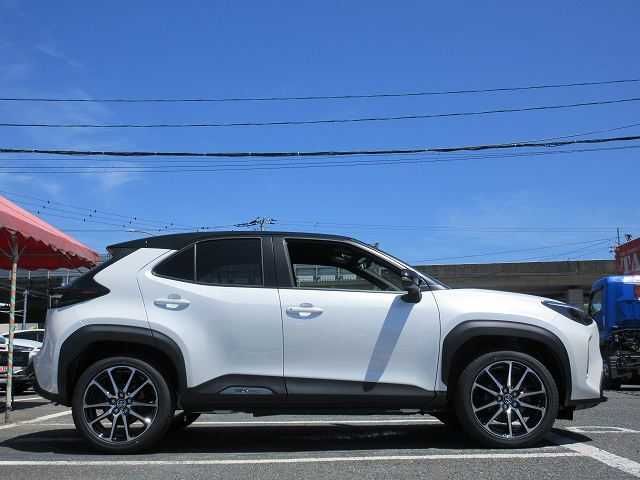 Toyota YARIS CROSS 2023-07 21888-14