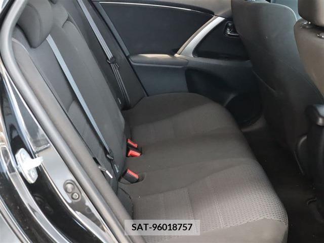 Toyota AVENSIS WAGON 2013-09 395821-13