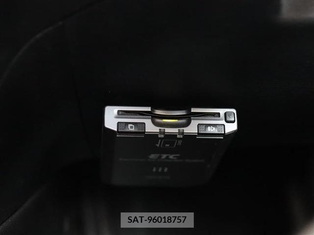 Toyota AVENSIS WAGON 2013-09 395821-4
