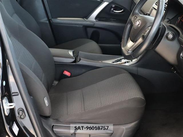 Toyota AVENSIS WAGON 2013-09 395821-12