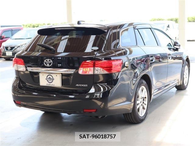 Toyota AVENSIS WAGON 2013-09 395821-6