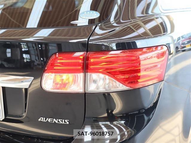 Toyota AVENSIS WAGON 2013-09 395821-25