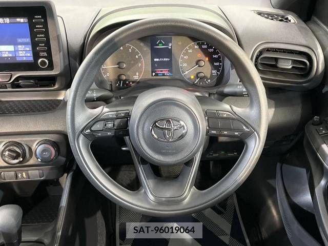 Toyota YARIS 2023-06 290863-10