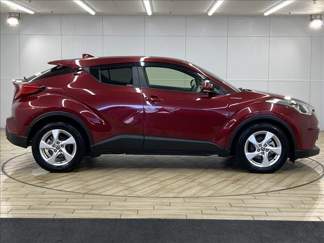 Toyota C-HR 2017-02 6857-16