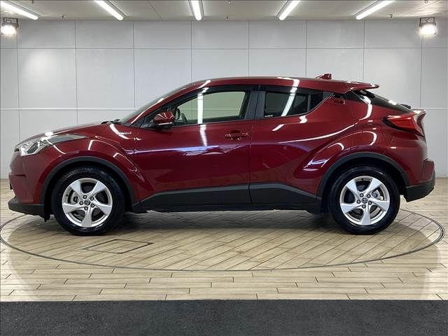 Toyota C-HR 2017-02 6857-15
