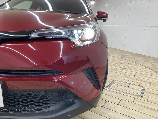 Toyota C-HR 2017-02 6857-18