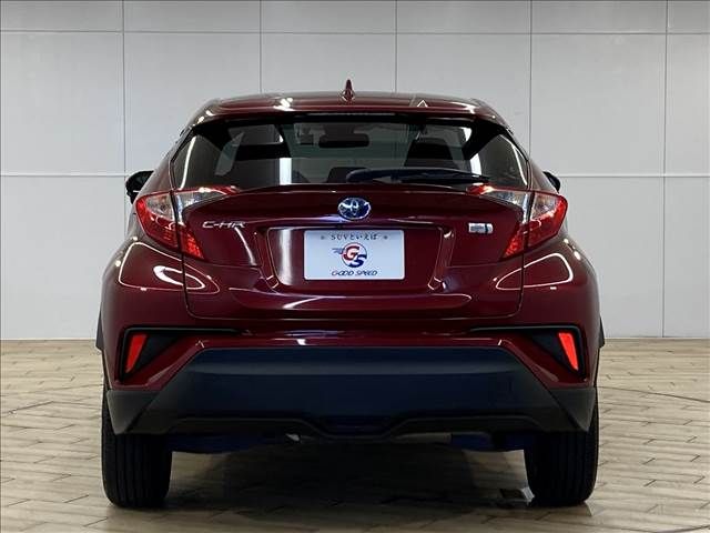 Toyota C-HR 2017-02 6857-14