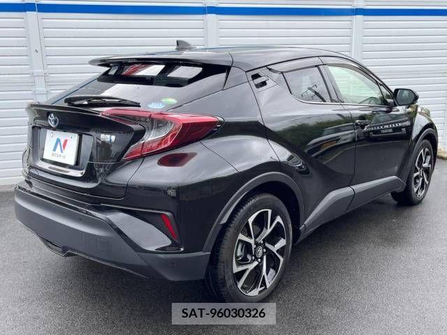 Toyota C-HR 2018-11 386683-17