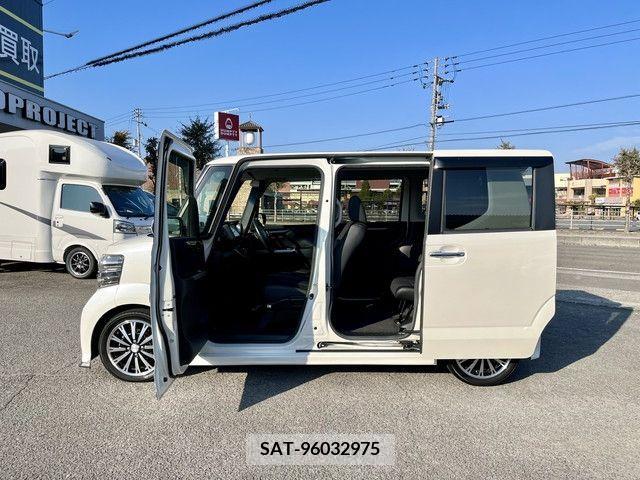 Honda N BOX CUSTOM 2015-10 206074-4