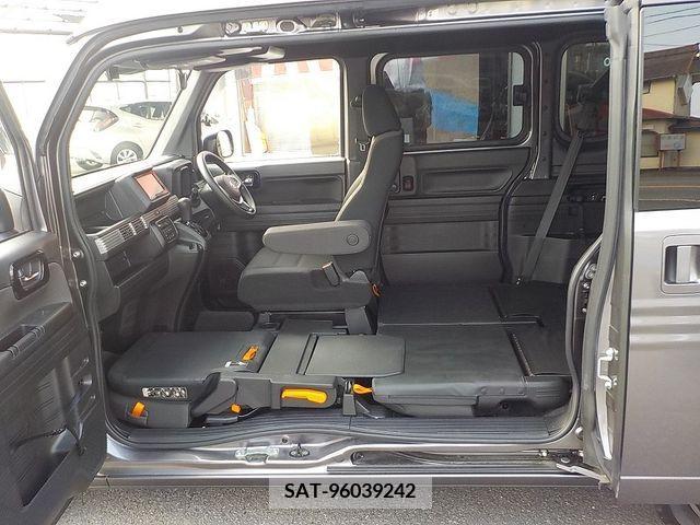 Honda N-VAN 2021-07 365643-17