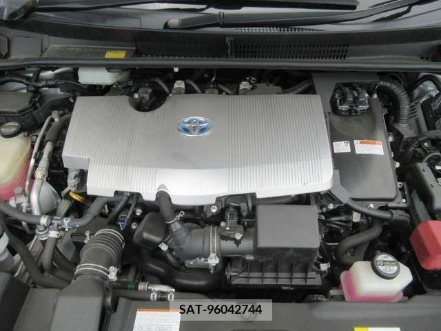 Toyota PRIUS 2016-05 330079-13
