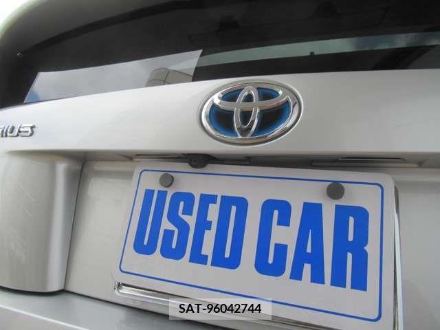 Toyota PRIUS 2016-05 330079-9