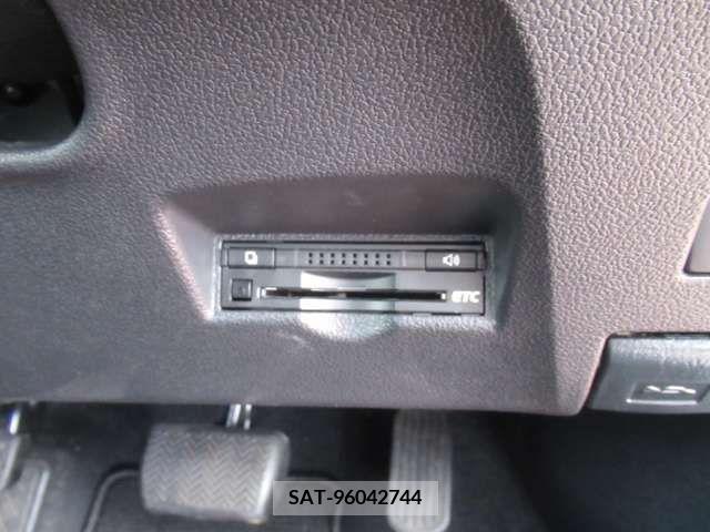 Toyota PRIUS 2016-05 330079-4