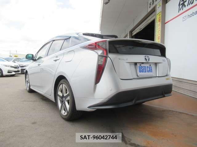 Toyota PRIUS 2016-05 330079-16