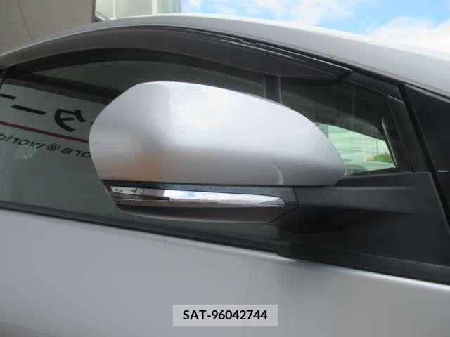 Toyota PRIUS 2016-05 330079-14