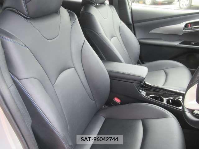 Toyota PRIUS 2016-05 330079-11