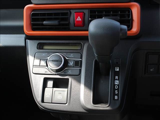 Daihatsu TANTO 2022-11 182103-27