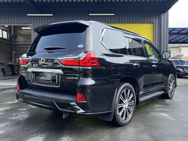 Lexus LX 2018-03 17347-5