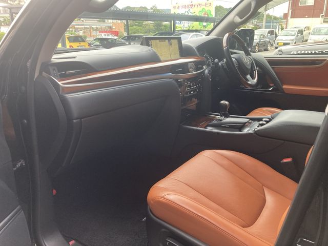 Lexus LX 2018-03 17347-13