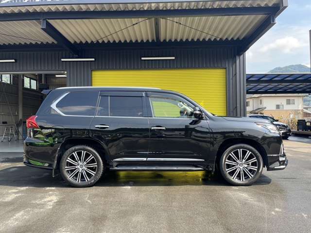Lexus LX 2018-03 17347-3