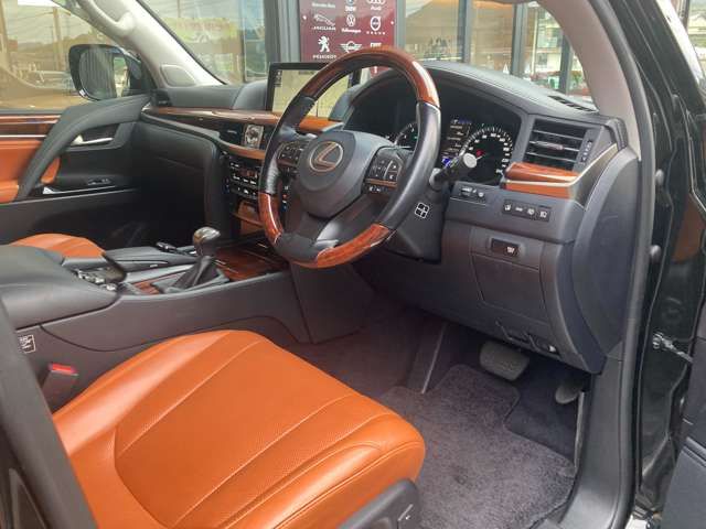Lexus LX 2018-03 17347-12