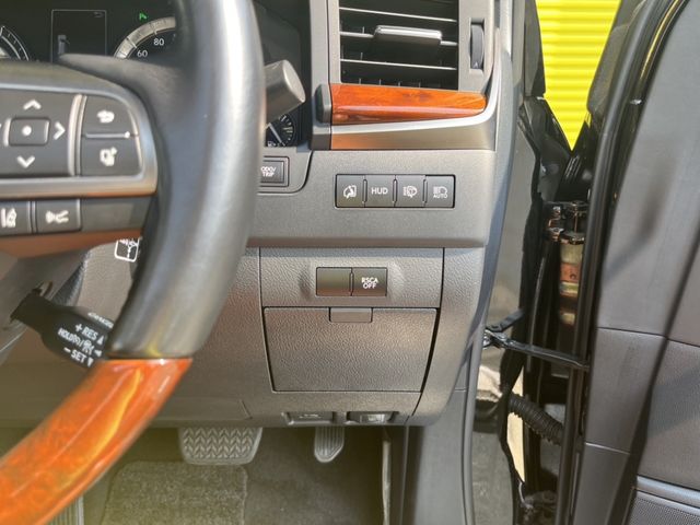 Lexus LX 2018-03 17347-18