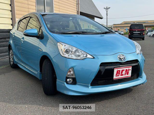 Toyota AQUA 2012-01 292115-6