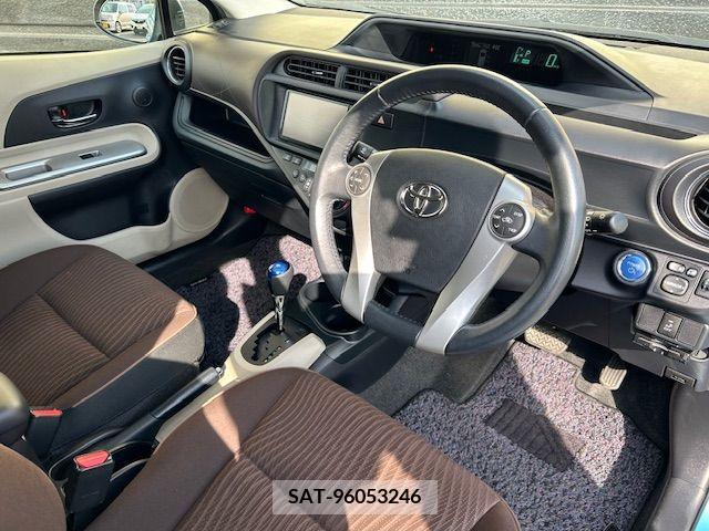 Toyota AQUA 2012-01 292115-11