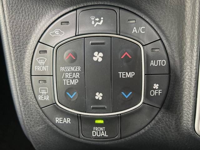Toyota NOAH 2016-04 181175-4