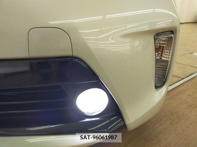 Toyota PRIUS 2012-06 382882-28