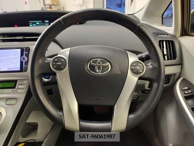 Toyota PRIUS 2012-06 382882-9