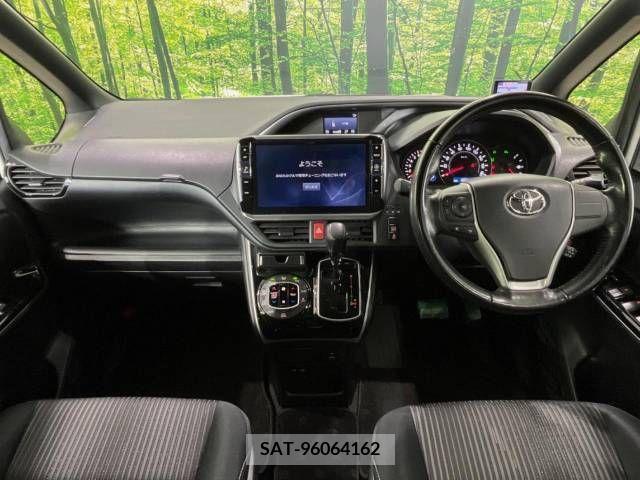Toyota VOXY 2019-03 225332-1