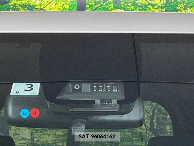 Toyota VOXY 2019-03 225332-2