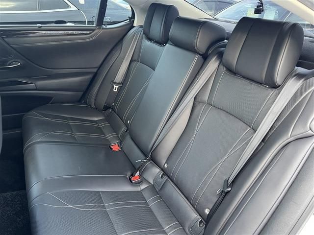 Lexus ES 2019-01 12356-19