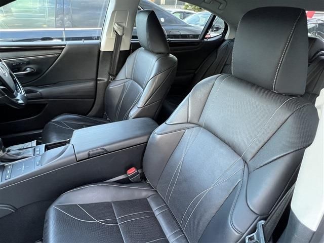 Lexus ES 2019-01 12356-18