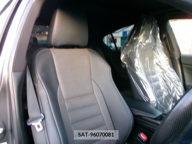 Lexus IS 2021-08 227923-17
