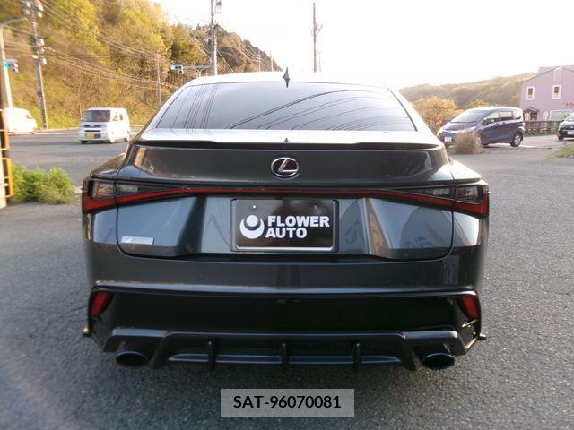 Lexus IS 2021-08 227923-7