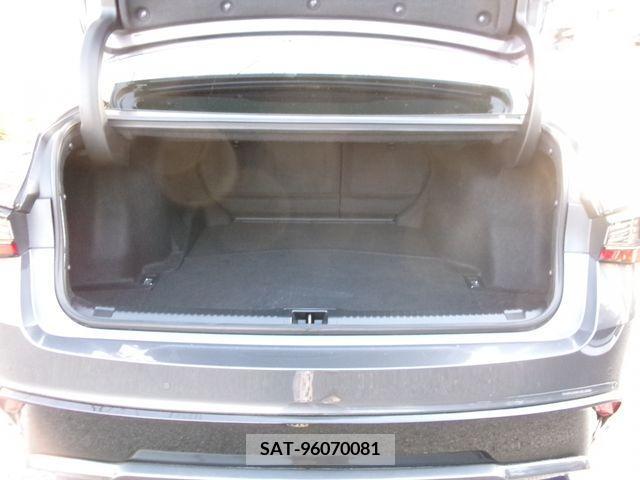 Lexus IS 2021-08 227923-9