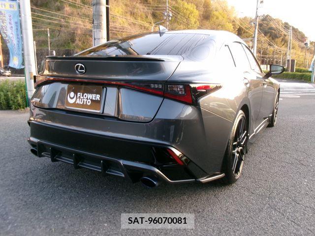 Lexus IS 2021-08 227923-2