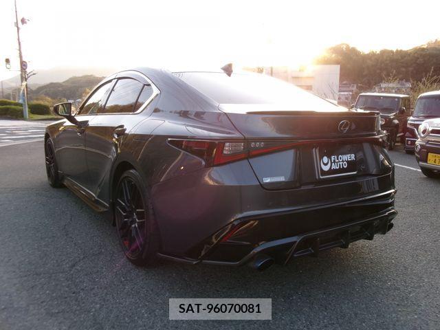 Lexus IS 2021-08 227923-4