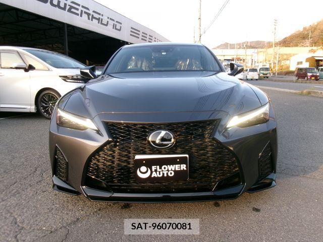 Lexus IS 2021-08 227923-5