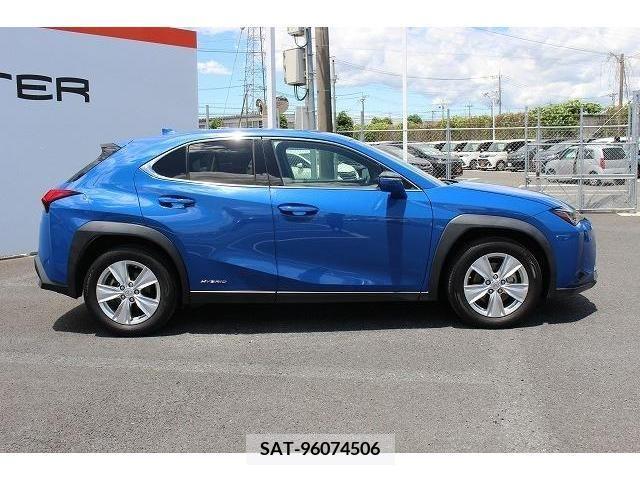 Lexus UX 2019-01 275936-7