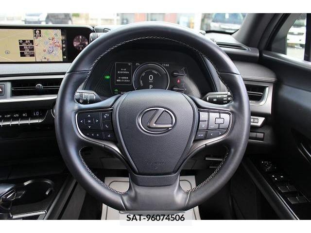Lexus UX 2019-01 275936-15