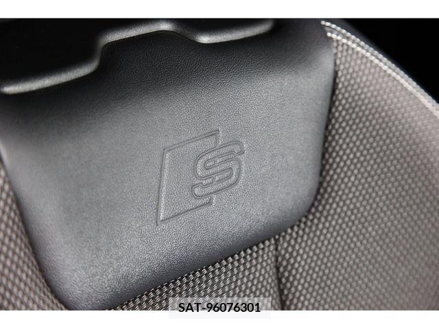 Audi A4 2018-02 372483-29