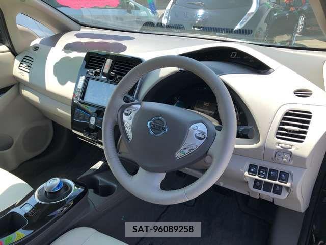 Nissan LEAF 2017-08 275876-1
