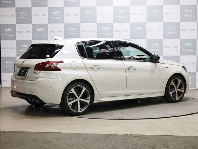 Peugeot 308 2016-02 16527-18