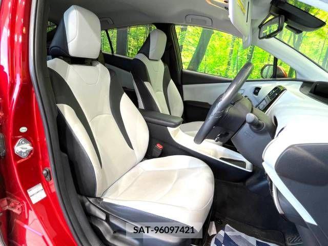 Toyota PRIUS 2016-04 349683-10