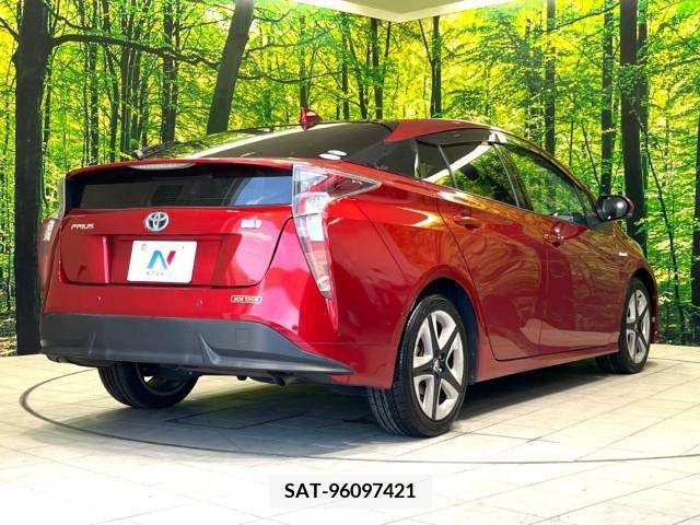 Toyota PRIUS 2016-04 349683-19