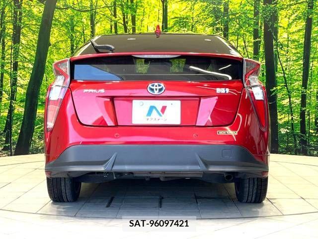 Toyota PRIUS 2016-04 349683-17