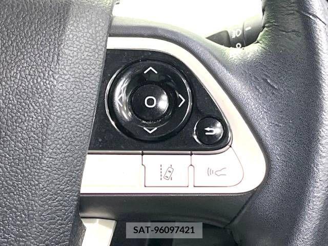 Toyota PRIUS 2016-04 349683-3